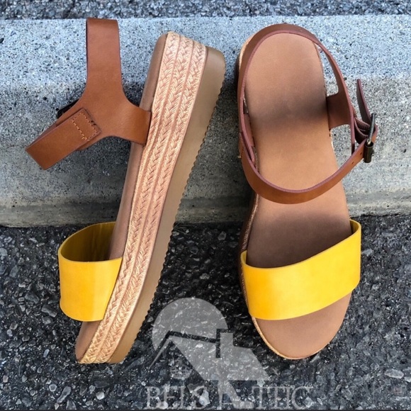 Last1♥️Yellow and Tan Platform Sandals - Picture 4 of 8